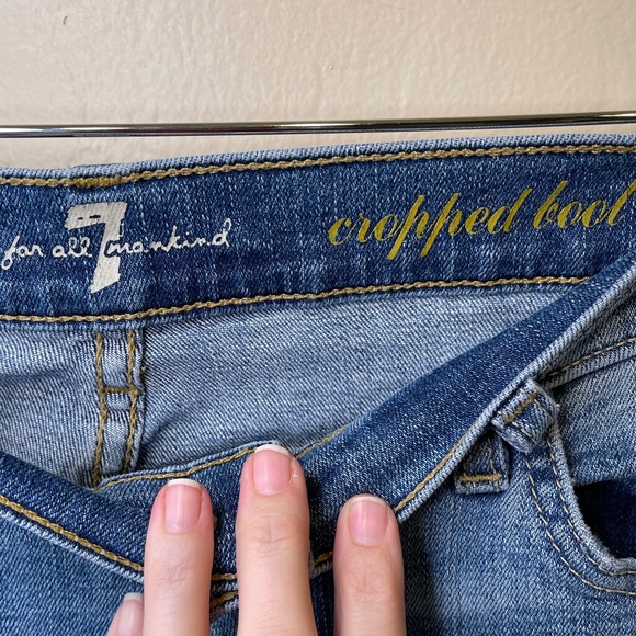 7 for all Mankind | Mid Rise Med Wash Frayed Ankle Cropped Boot Capri Jeans - Picture 7 of 12